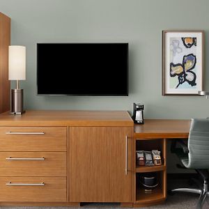 Upper Floors King Room